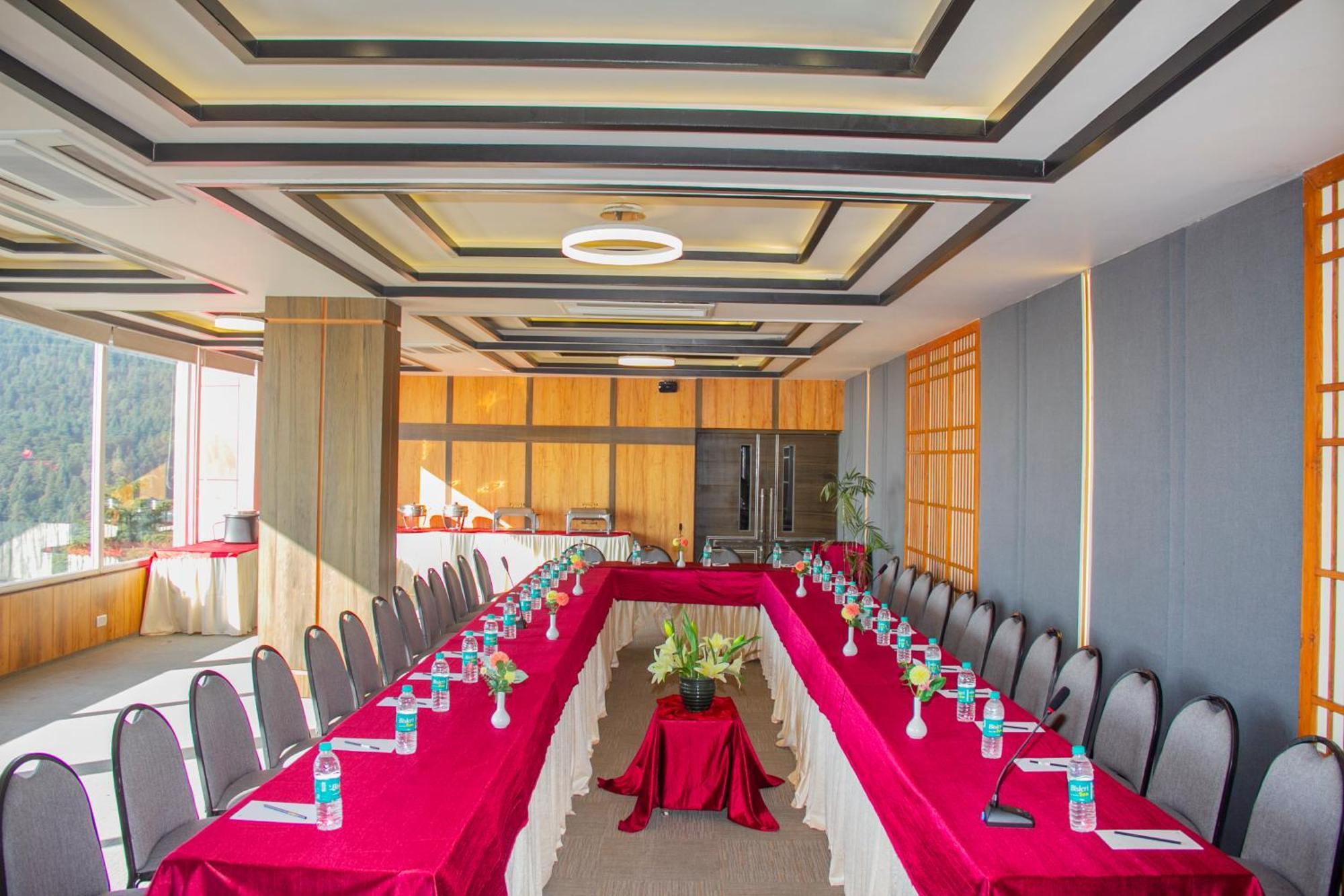 Amritara Surya, Mcleodganj, Dharamshala Hotel Exterior foto